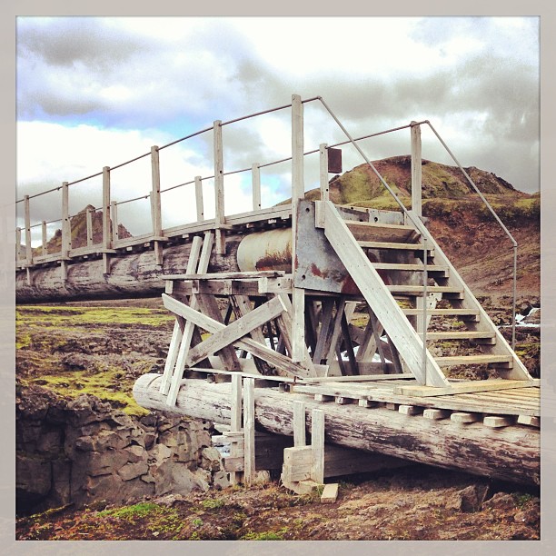 Questionable bridge construction